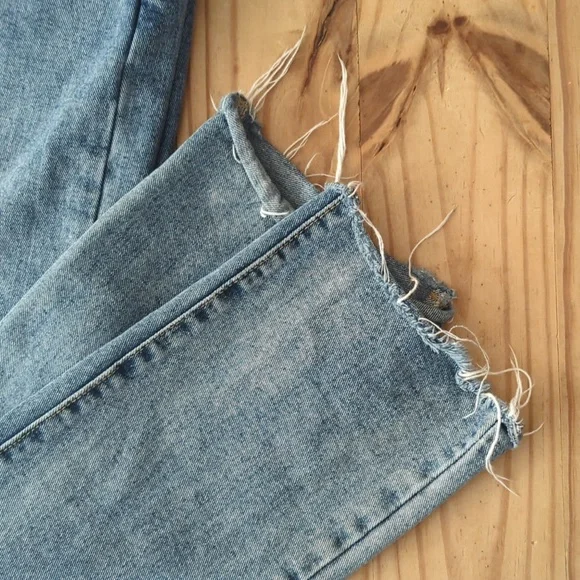 Pretty Little Thing tall blue wash denim frayed jeans size 8 - Picture 9 of 9